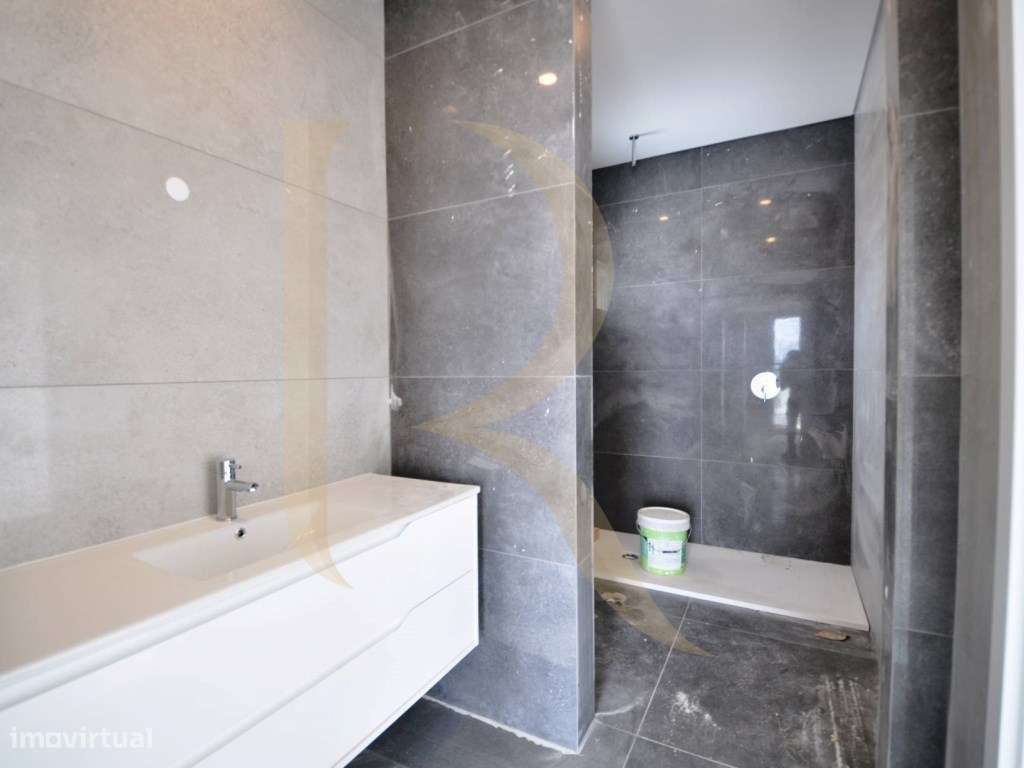 Moradia isolada nova T4+1 com piscina e garagem em Brejos de Azeitão-26