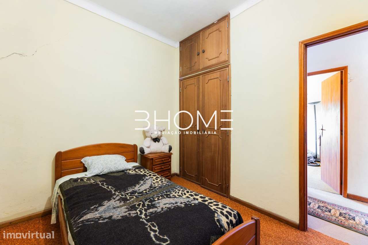 Moradia T4 c/ 670m2 de quintal + Terreno independente com 1.300m2-19