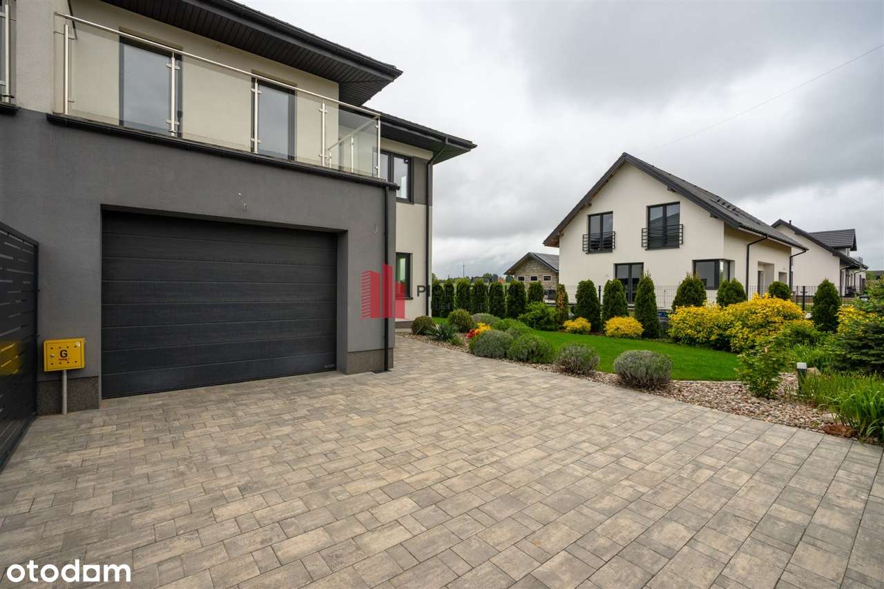 Nowoczesny dom w zabudowie bliźniaczej w Cekanowi-14