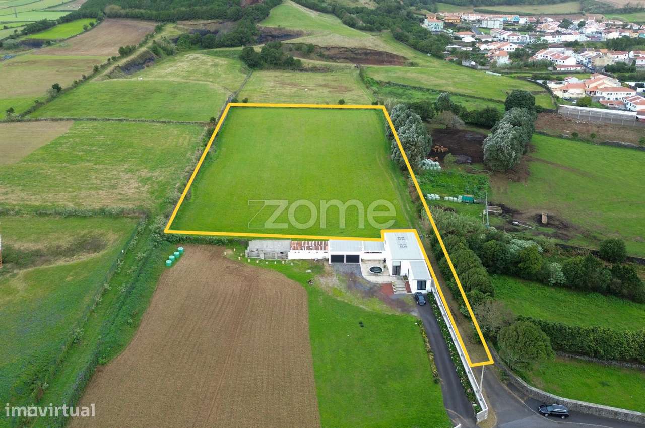 Terreno Urbanizável 10.540 m² com Vista Cidade – Fajã de Cima - Grande imagem: 2/14