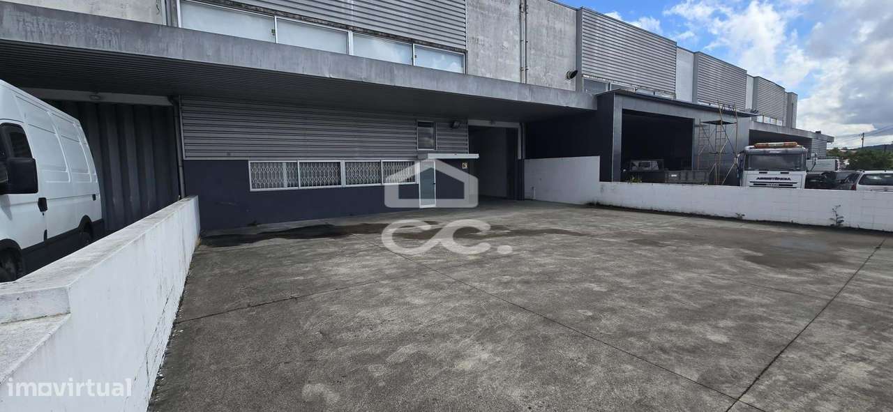Armazém funcional em Selho, Guimarães-8