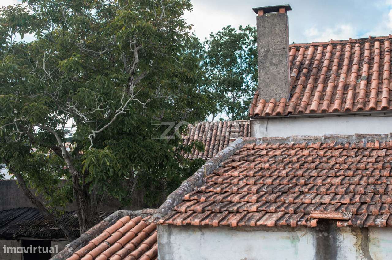 Lote Urbano, 5 fogos existentes _ ruínas.-23