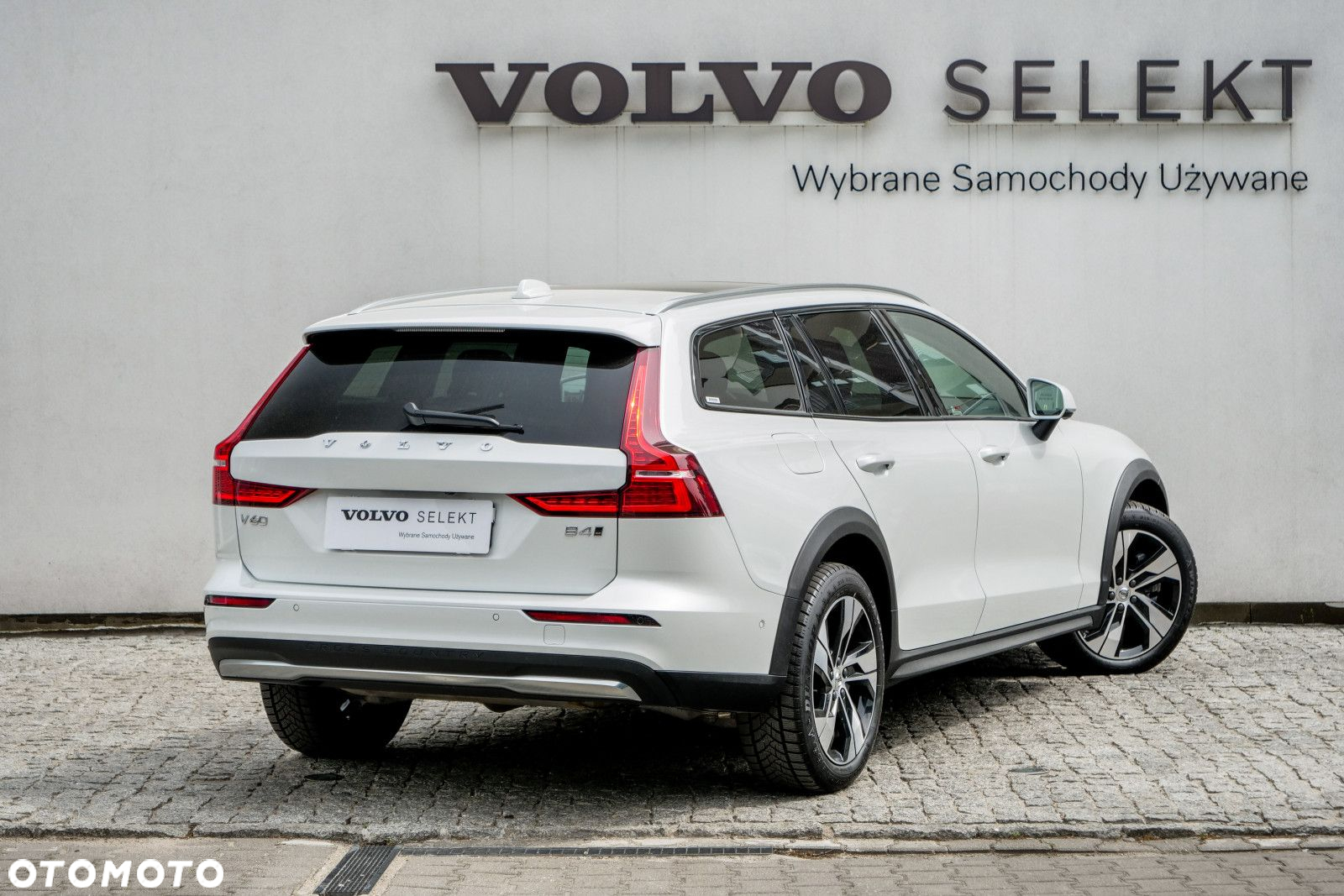 Volvo V60 Cross Country - 9