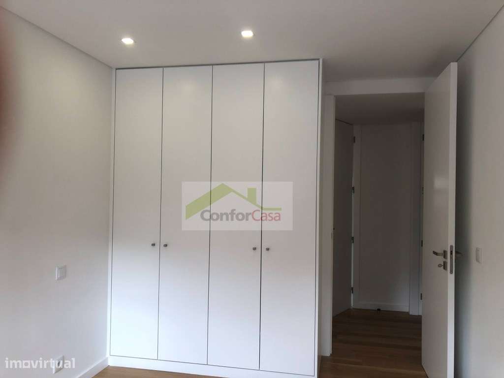 Apartamento T2 em Construção com Varanda e Garagem - Braga Centro-10