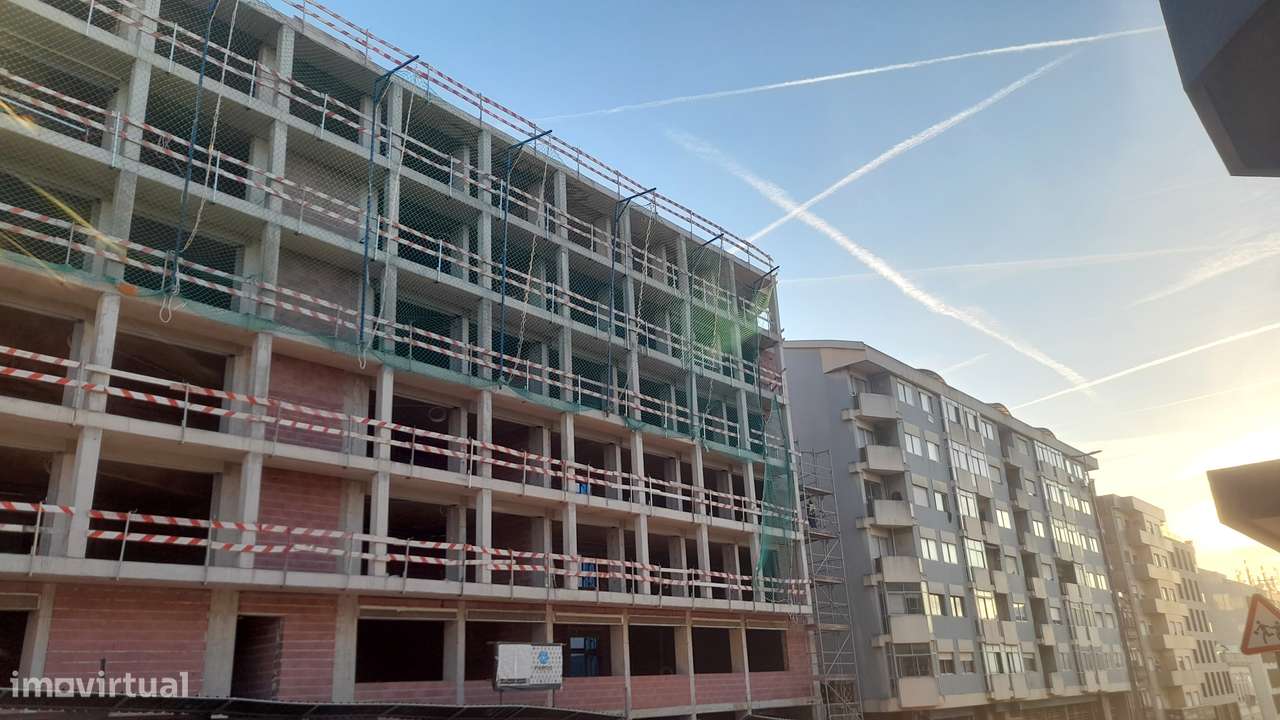 Apartamento T3 NOVO com varanda de 14 m2 e lugar de garagem-6