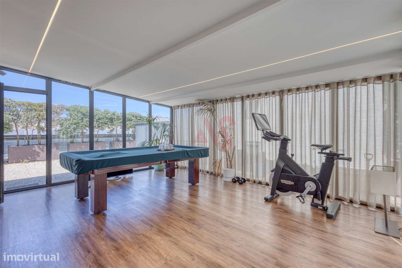 Penthouse Duplex Exclusiva em Frente à Praia de Salgueiros – na Primei-33