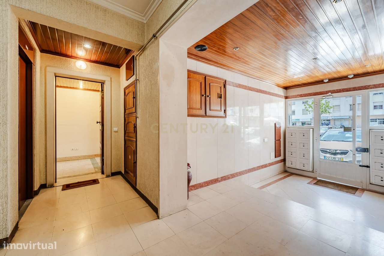Apartamento T2 em Santa Marta do Pinhal-  Corroios, Seixal-20