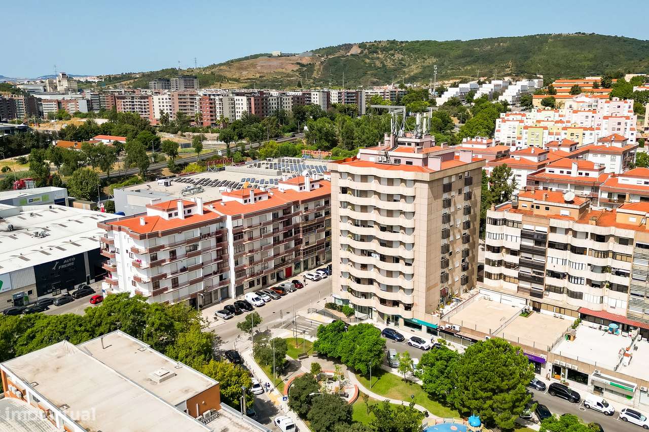 T4 com 184 m², garagem,  varandas e espaço para toda a família-30
