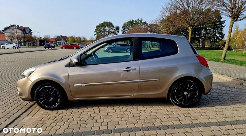 Renault Clio 1.2 16V Authentique - 3