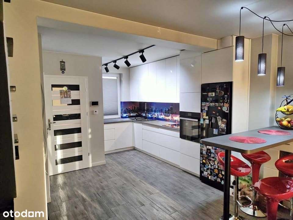 Bezczynszowy dom z garażem i fotowoltaiką-4