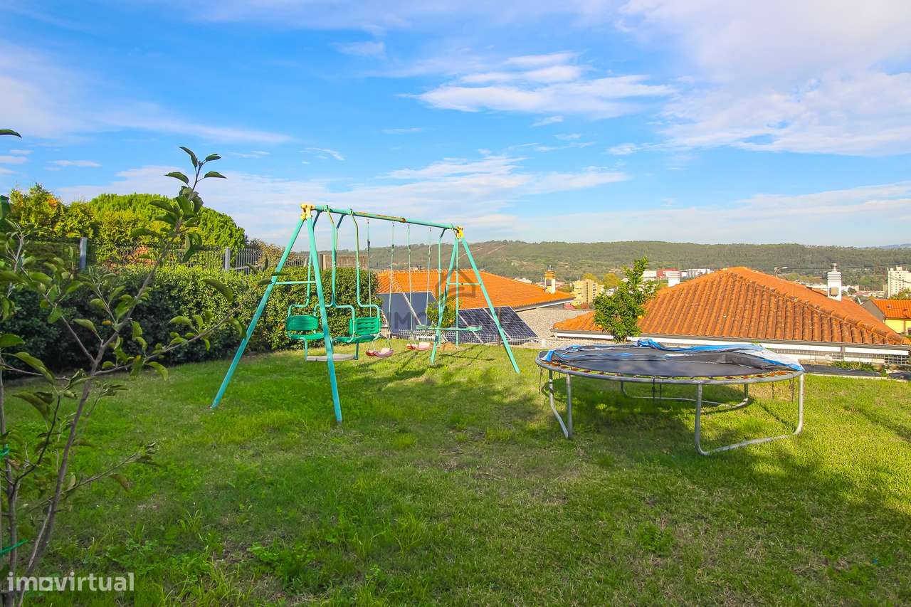 Moradia Térrea 4 frentes c/ 700m2 em Valongo-6