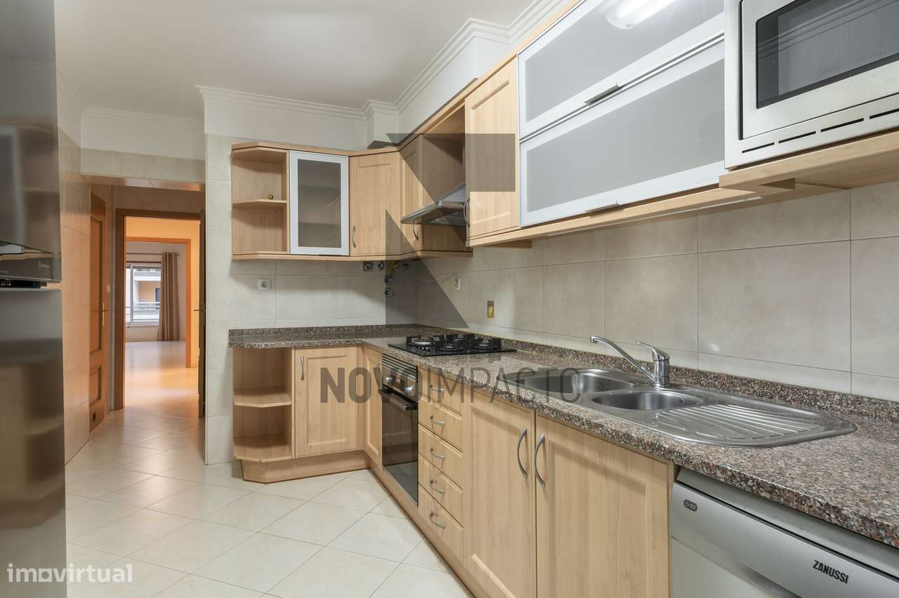 Apartamento T3 c/ parqueamento e arrecadação-7