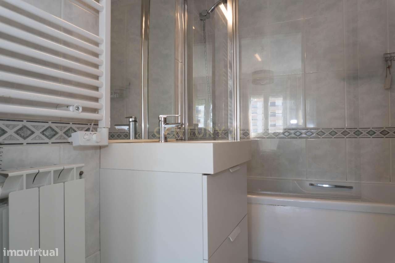 Apartamento T3 duplex em Carregado -Alenquer, União das Freguesias de-16