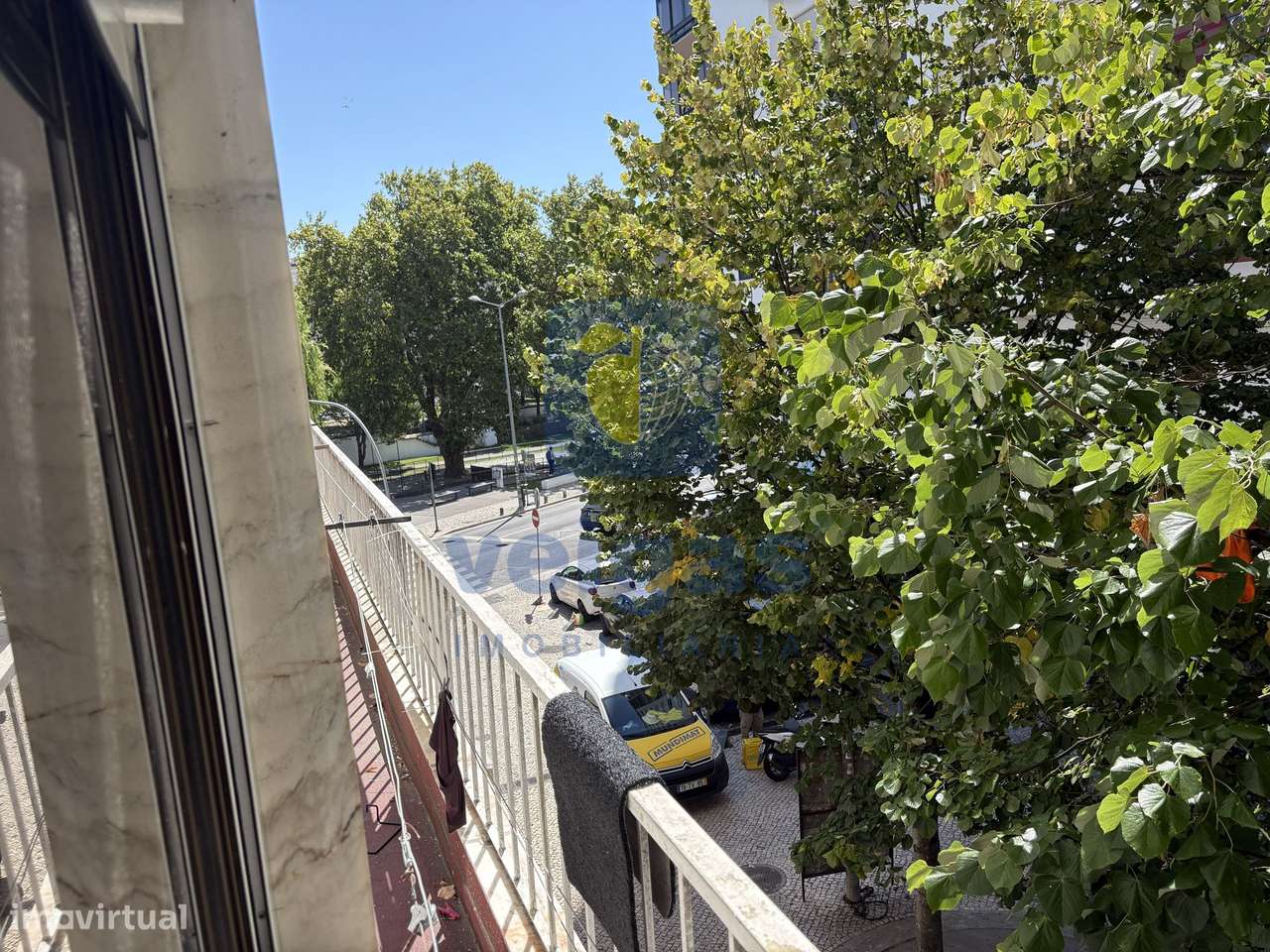 Atelier / Estúdio transformado em T1 no centro da Agualva-15