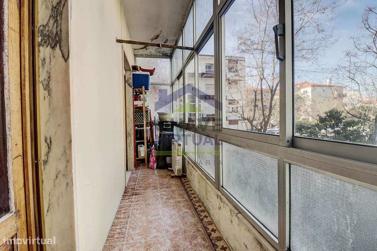 Apartamento T3 com Marquise e Varanda - Centro Caldas da Rainha-20