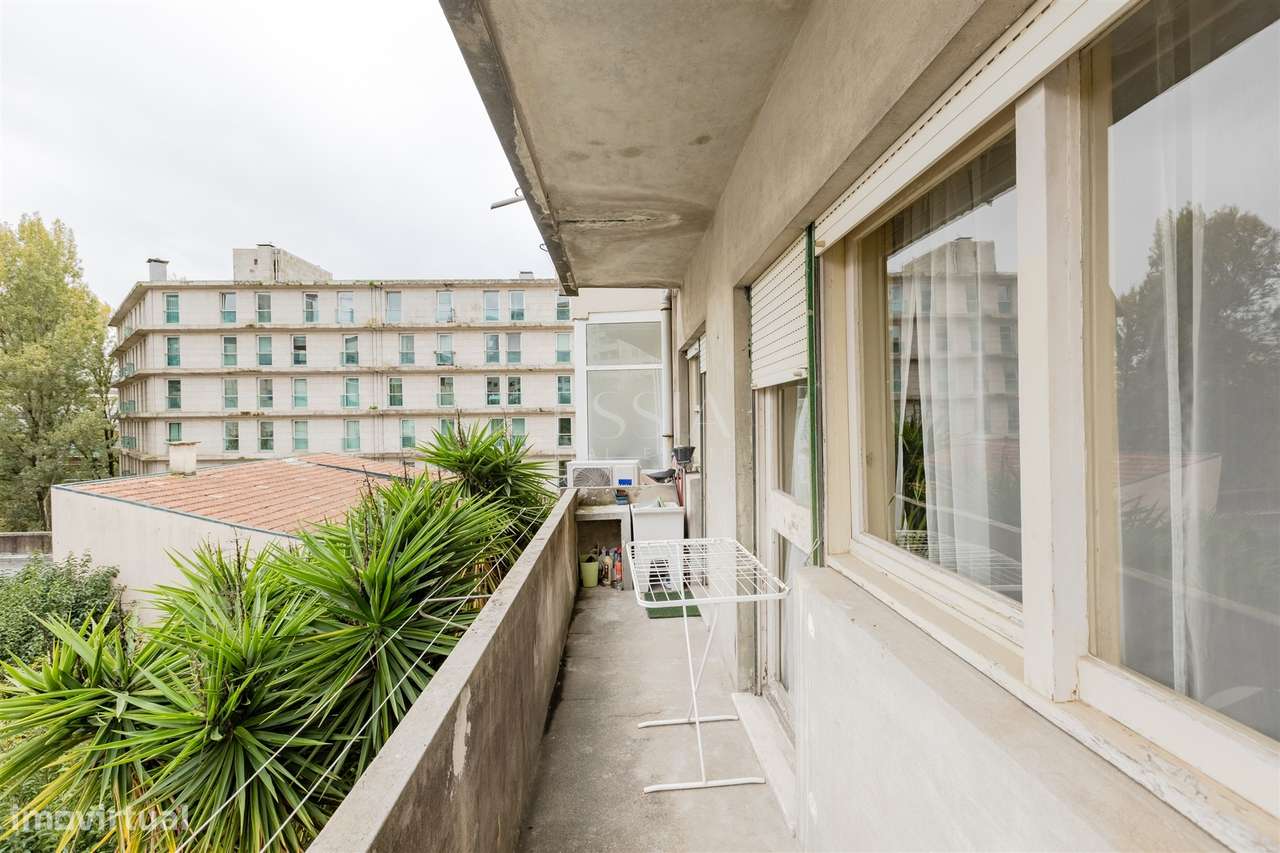 Prédio com 4 apartamentos junto Avenida Boavista | Prédio Lordelo Ouro-0