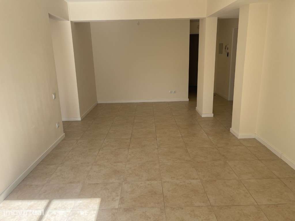 Apartamento T2 Renovado na Tapada de Mercês - Excelente Oportunidade-8