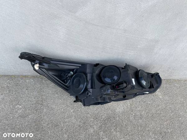 LAMPA PRZEDNIA LEWA FORD FOCUS MK3 LIFT  2014-- NOWA VARROC - 2