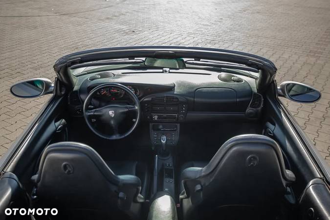 Porsche 911 Carrera Cabrio - 21