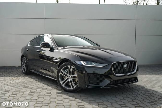 Jaguar XE 2.0 P250 R-Dynamic S - 1