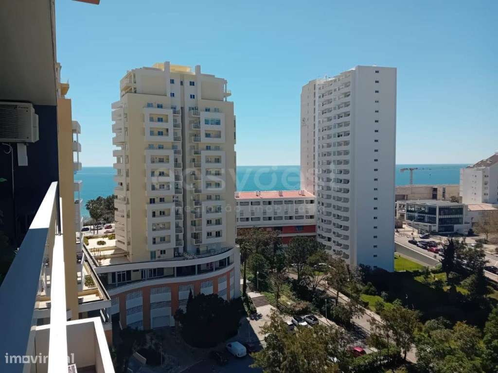 Apartamento T2 Praia da Rocha com piscina e estacionamento - Grande imagem: 3/20