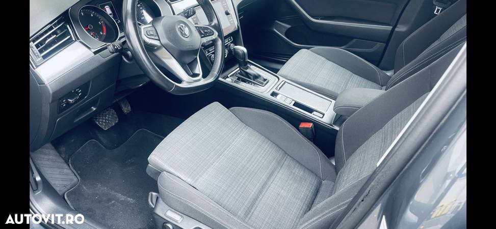 Volkswagen Passat Variant 2.0 TDI SCR DSG BlueMotion Comfortline - 14