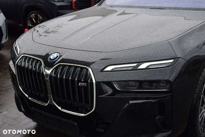 BMW i7 M70 xDrive - 6