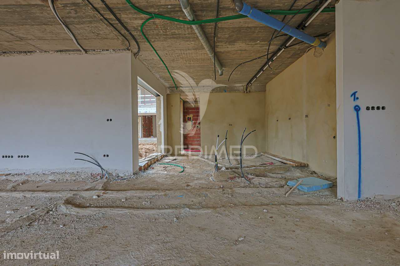 Condomínio das Amálias - Moradia Independente T5 com Piscina Privada - Grande imagem: 4/6