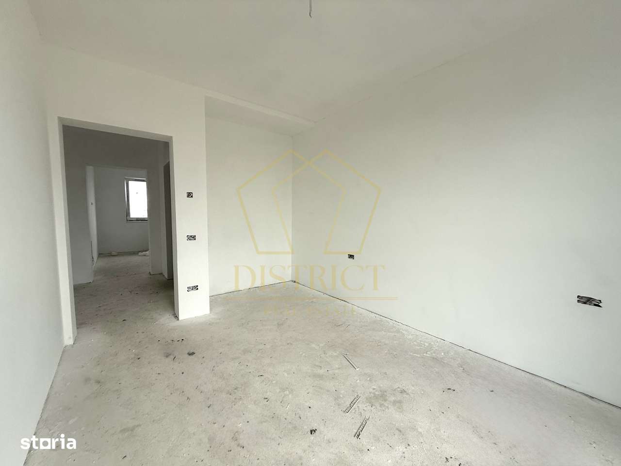 Duplex cu bucatarie inchisa si 4 camere | Sacalaz - Imagine principală: 2/12