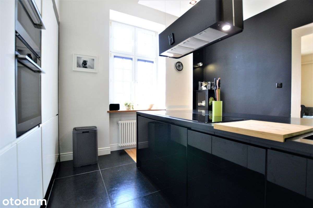 Śliczny i b. wysoki apartament w pięknej kamienicy-9