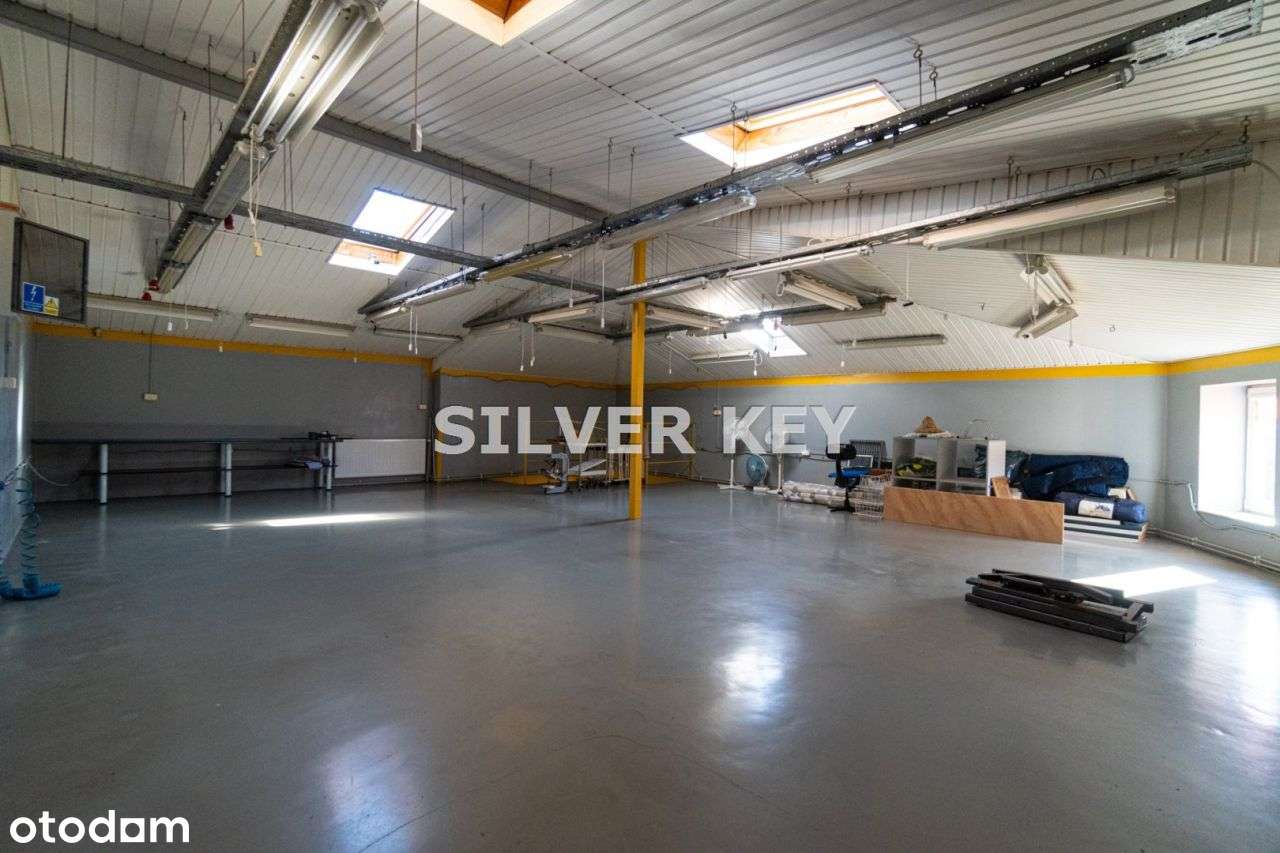 Wyjątkowy Dom z Dodatkowym Budynkiem Usługowym-16