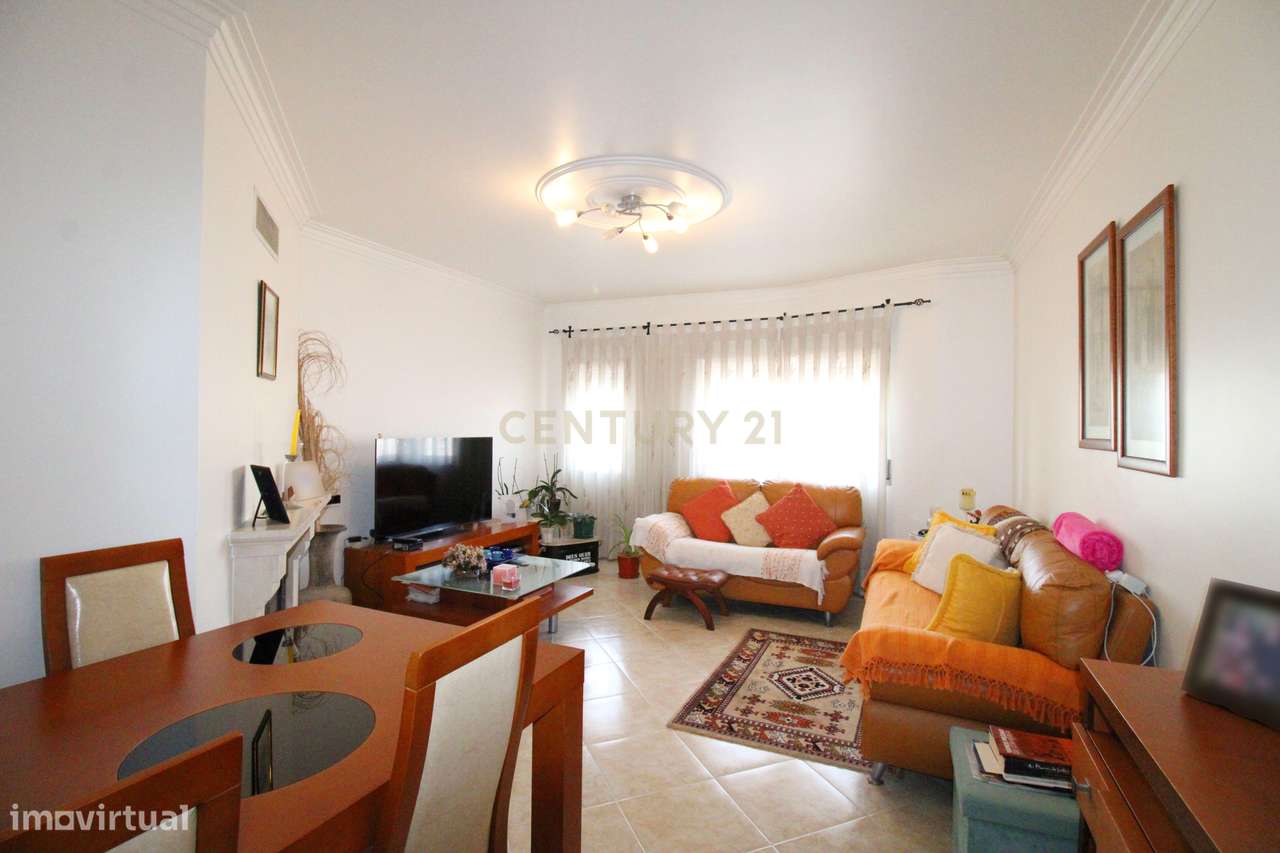 Apartamento T3 em  Santa Marta Do Pinhal com Parqueamento e Arrecadaçã - Grande imagem: 3/31