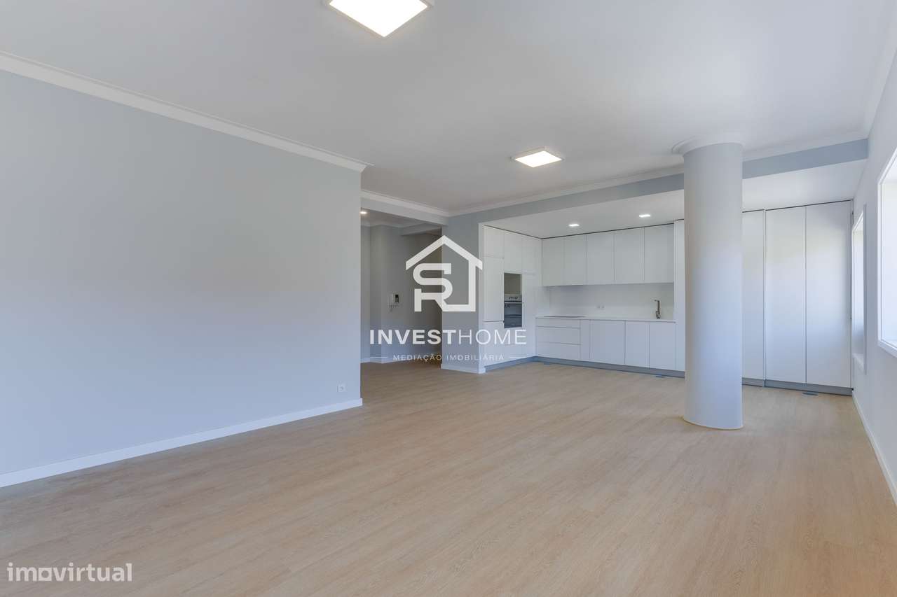 Apartamento T2+1 | Renovado | Boas Áreas | Varanda | 2 Lugares Garagem-6