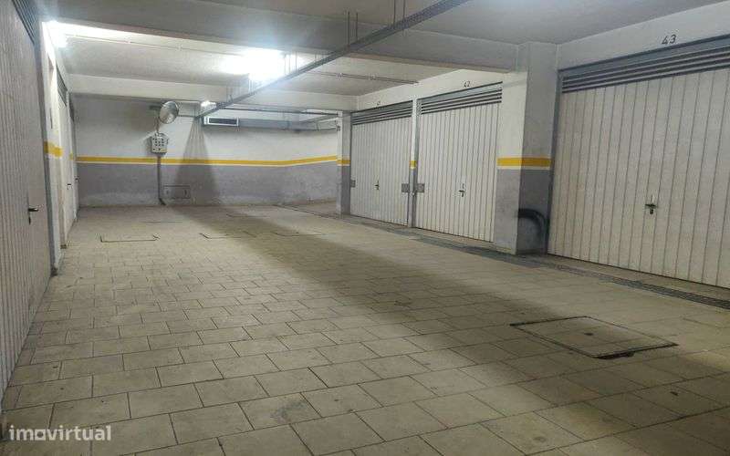 Garagem 20m2 (aprox) Almada - Grande imagem: 4/5