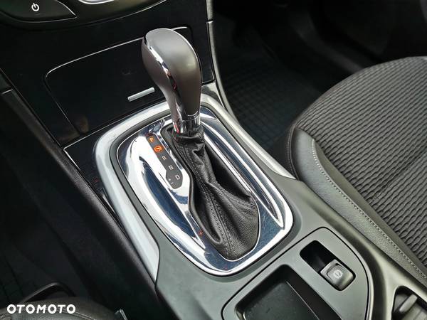 Opel Insignia 1.6 SIDI Turbo Sports Tourer Edition - 33