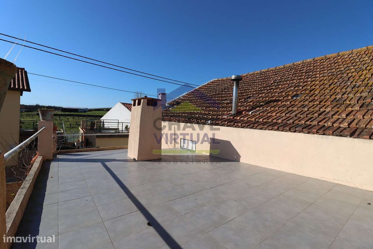 Moradia V1 c/ Sótão Amplo e Terraço Peral - Cadaval-14