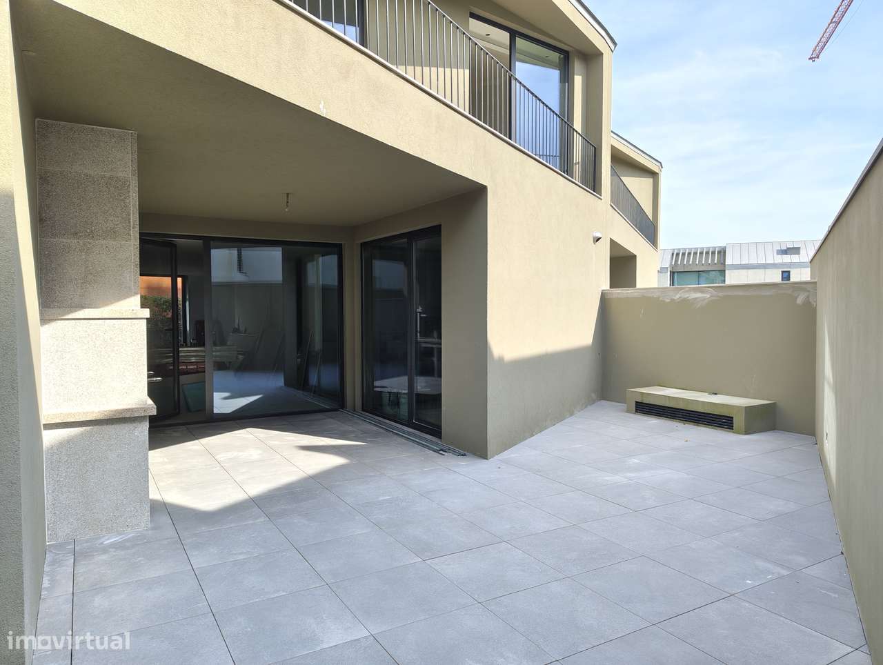 Moradia T4 com piscina e jardim em Canidelo-53
