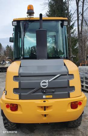 Volvo L25F - 4