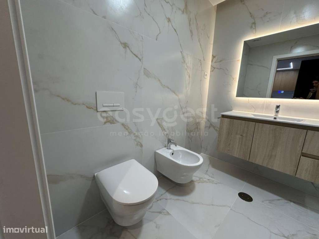 Apartamento T2 moderno no coração de Coimbra - junto à Câmara Munic... - Grande imagem: 4/12