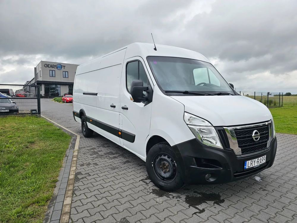 Nissan NV400 2021