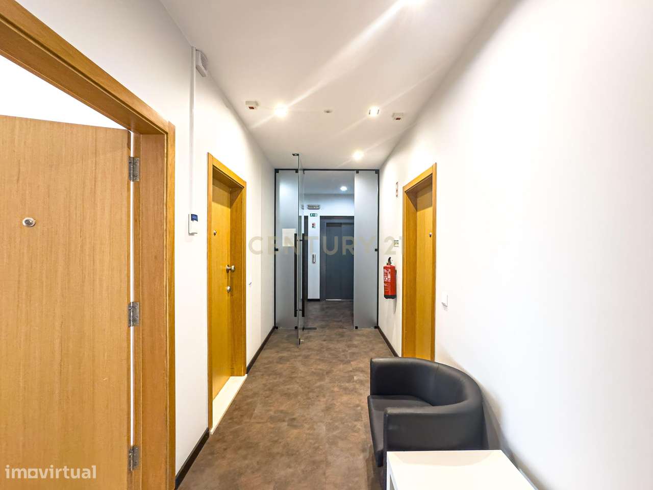 Escritório Moderno para Arrendamento no Centro de Lagoa, Algarve. - Grande imagem: 4/13