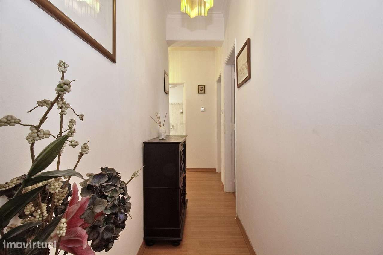 Apartamento T3 com 2 casas de banho em Barcarena – Pronto a habitar-9