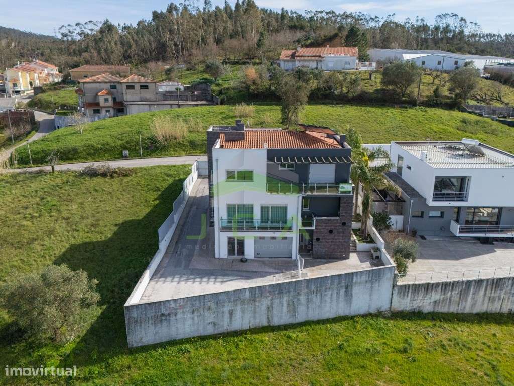 Moradia V4 isolada a 3min de Leiria-56
