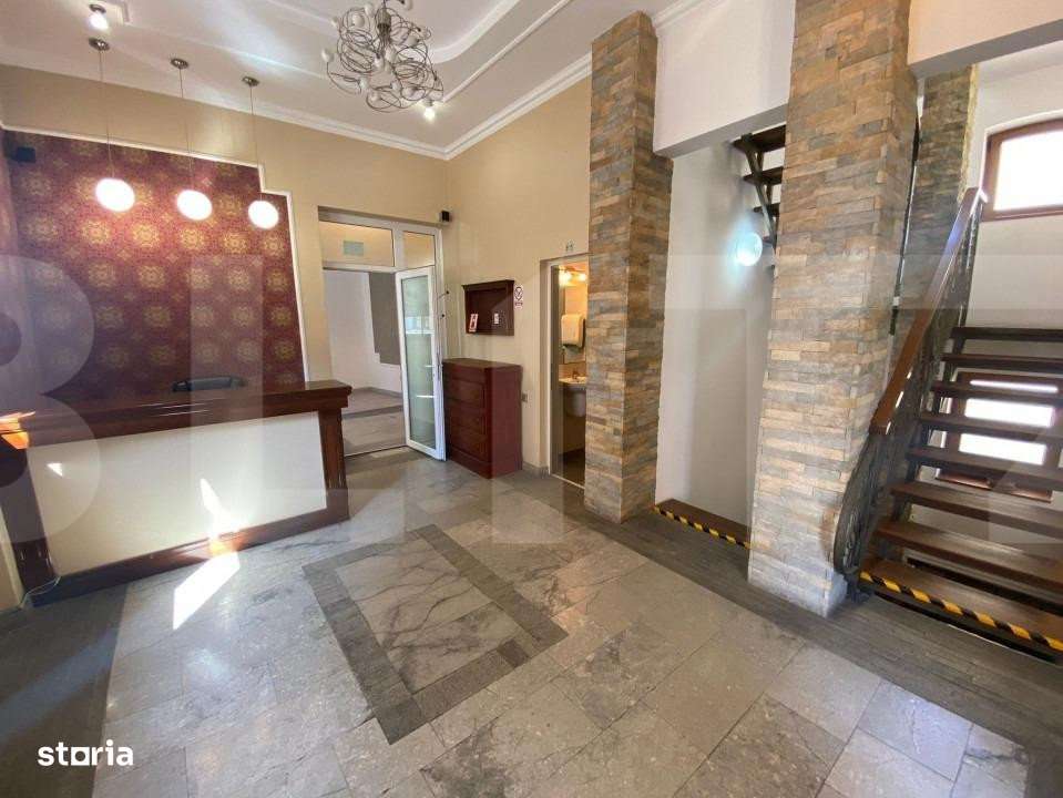 Casa cu 8 camere, 315 mp utili, pentru clinica, birou sau local, ultra - Imagine principală: 2/19