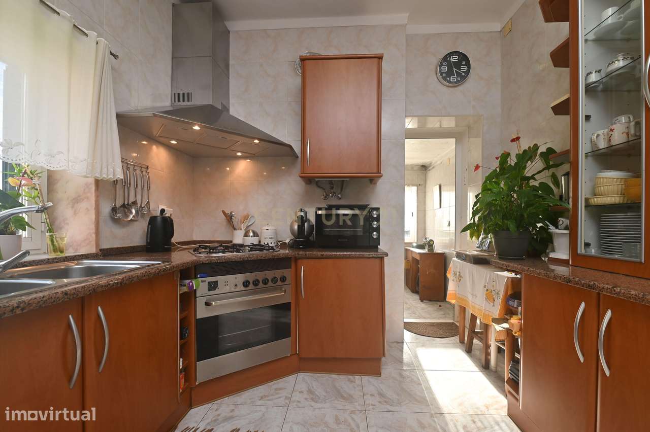 Oportunidade Única em Carnaxide | Terreno + Moradia com Elevado Potenc-20