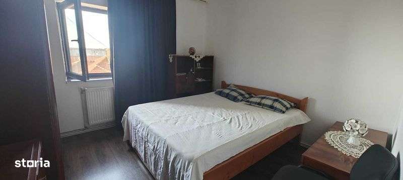 Vand ap. la 45 min de domeniile Straja,Parang si Ranca.Pret:48000 euro - Imagine principală: 4/6