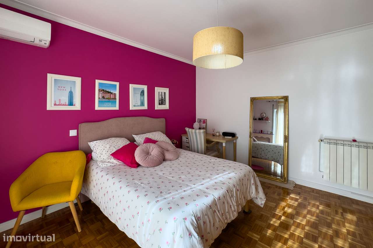 Moradia de Luxo T4 | Piscina Aquecida | Exclusividade Total em Amares-33