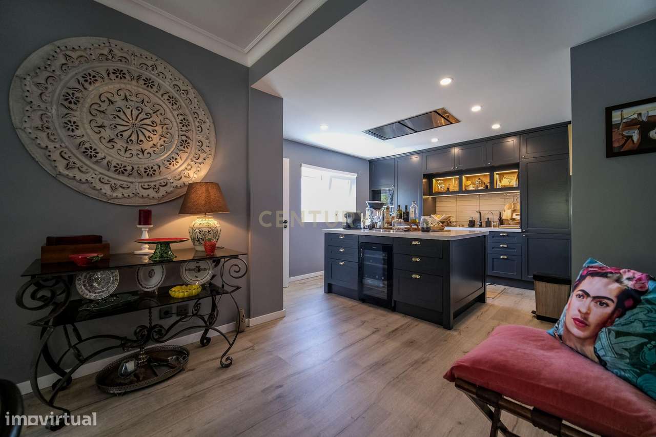 Moradia T5 renovada com piscina, perto da Ericeira.-23