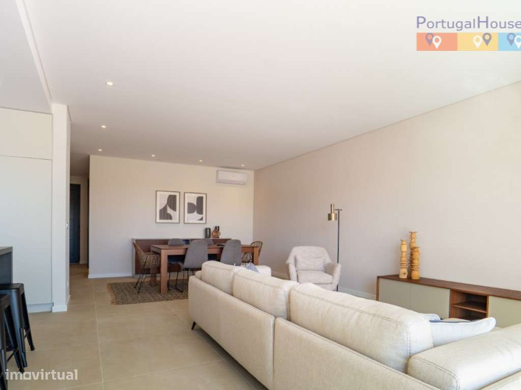 Vivenda T4+1 na praia do Areal com piscina.-8