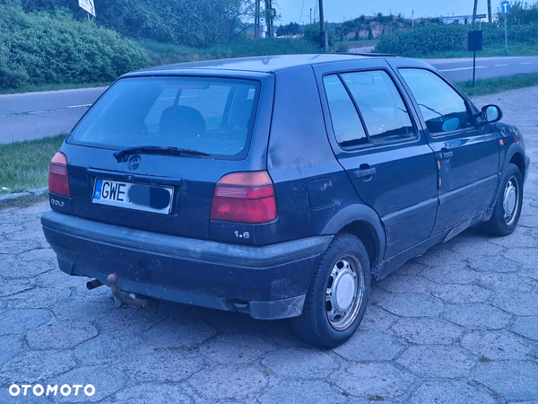 Volkswagen Golf 1.6 - 4